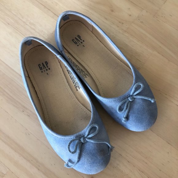 Girls Size 1 Gap Flats - Picture 3 of 6